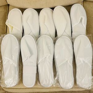 NWT white Spa slippers- 10 pairs